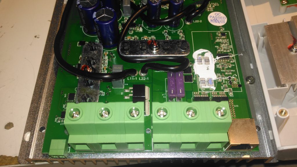 EpEver Tracer 4210A MPPT Solar Charge Controller Teardown