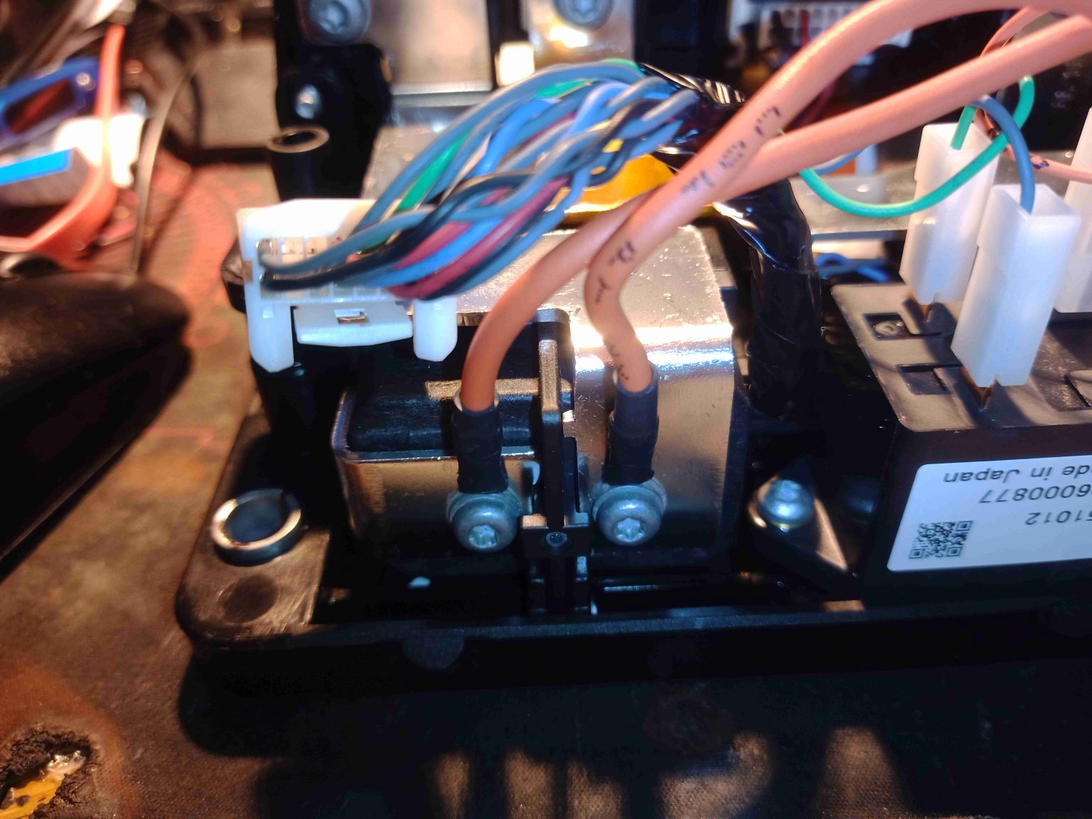 BMW Series 5 Hybrid Battery Contactor Pack Teardown Experimental